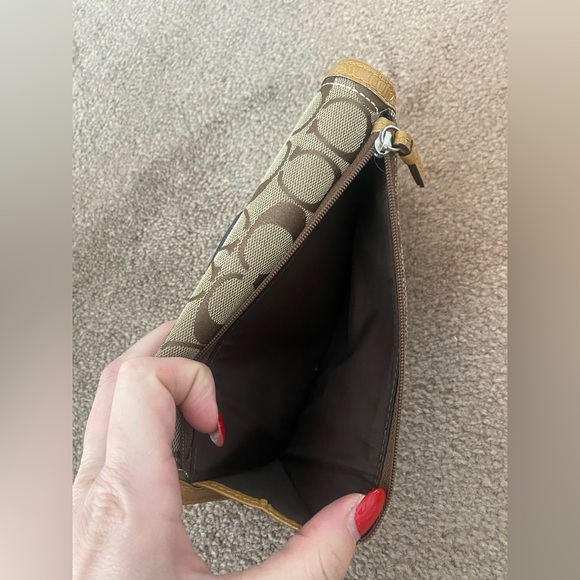 Coach Wallet - Picture 4 of 8